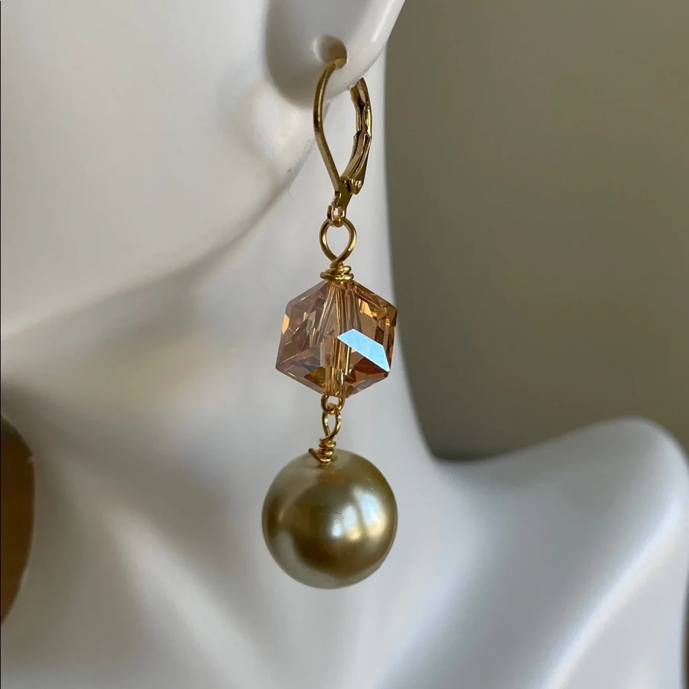 HAND CRAFTED CHAMPAGNE PEARL & PEACH CRYSTAL CUBE DROP EARRINGS Gold Statement